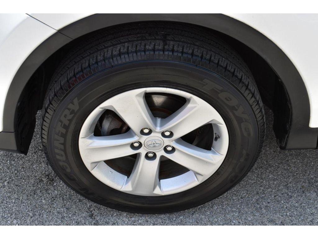 Toyota RAV4 XLE AWD 2013