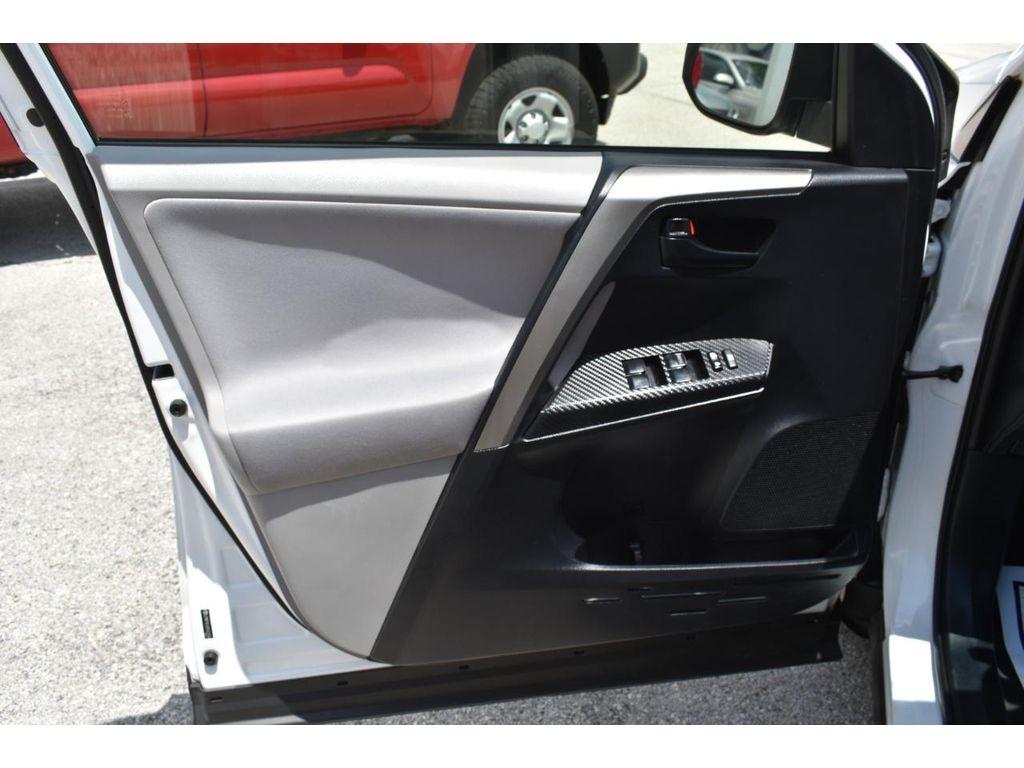 Toyota RAV4 XLE AWD 2013