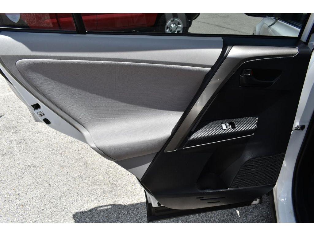 Toyota RAV4 XLE AWD 2013