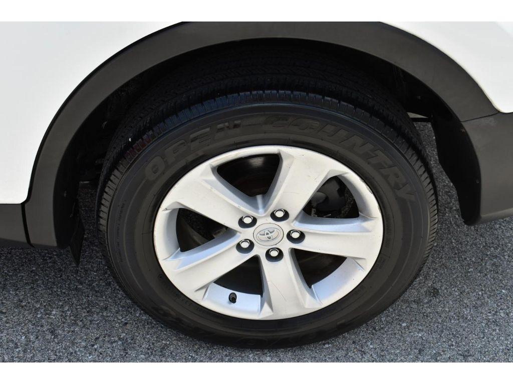 Toyota RAV4 XLE AWD 2013