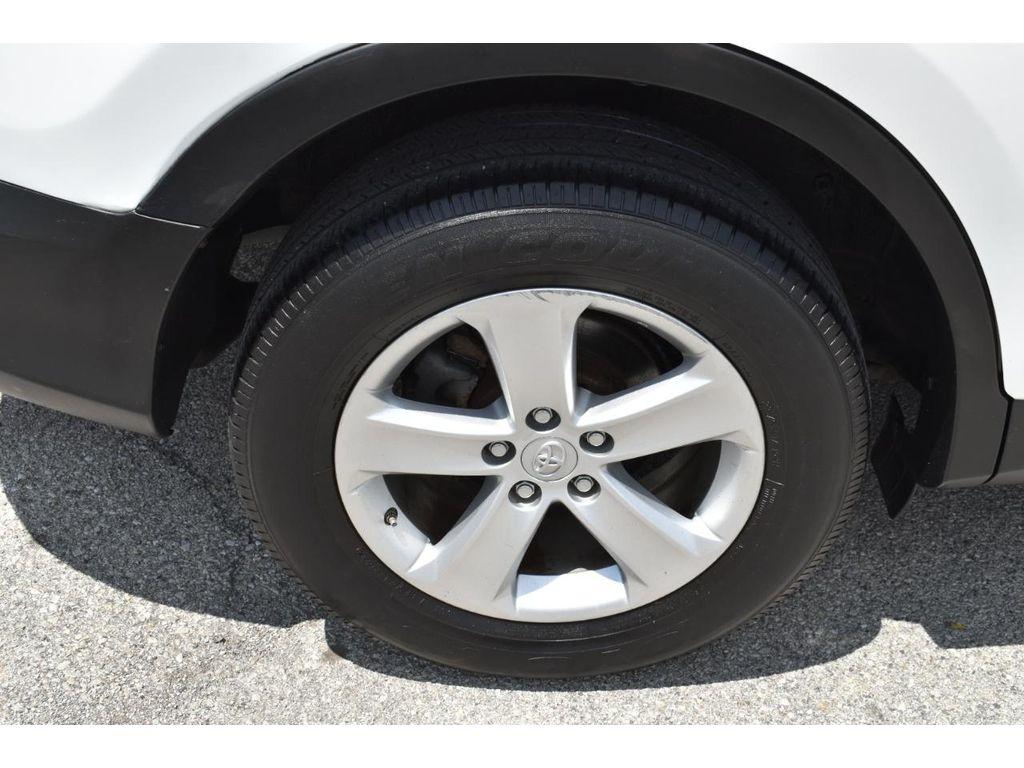 Toyota RAV4 XLE AWD 2013