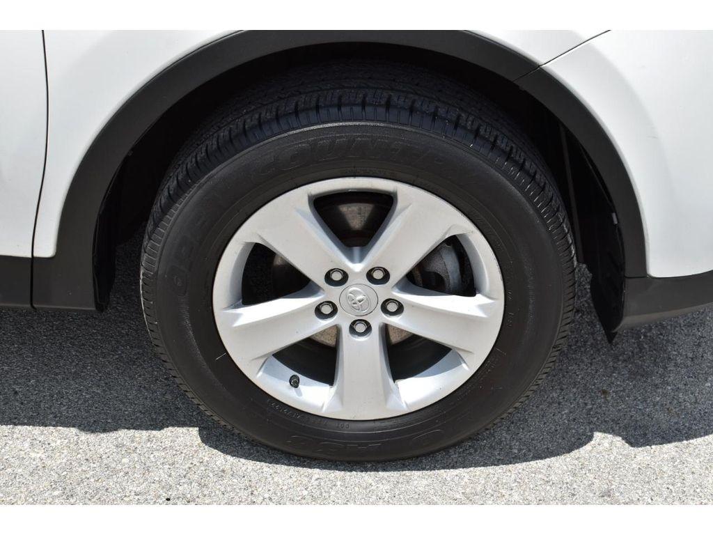 Toyota RAV4 XLE AWD 2013
