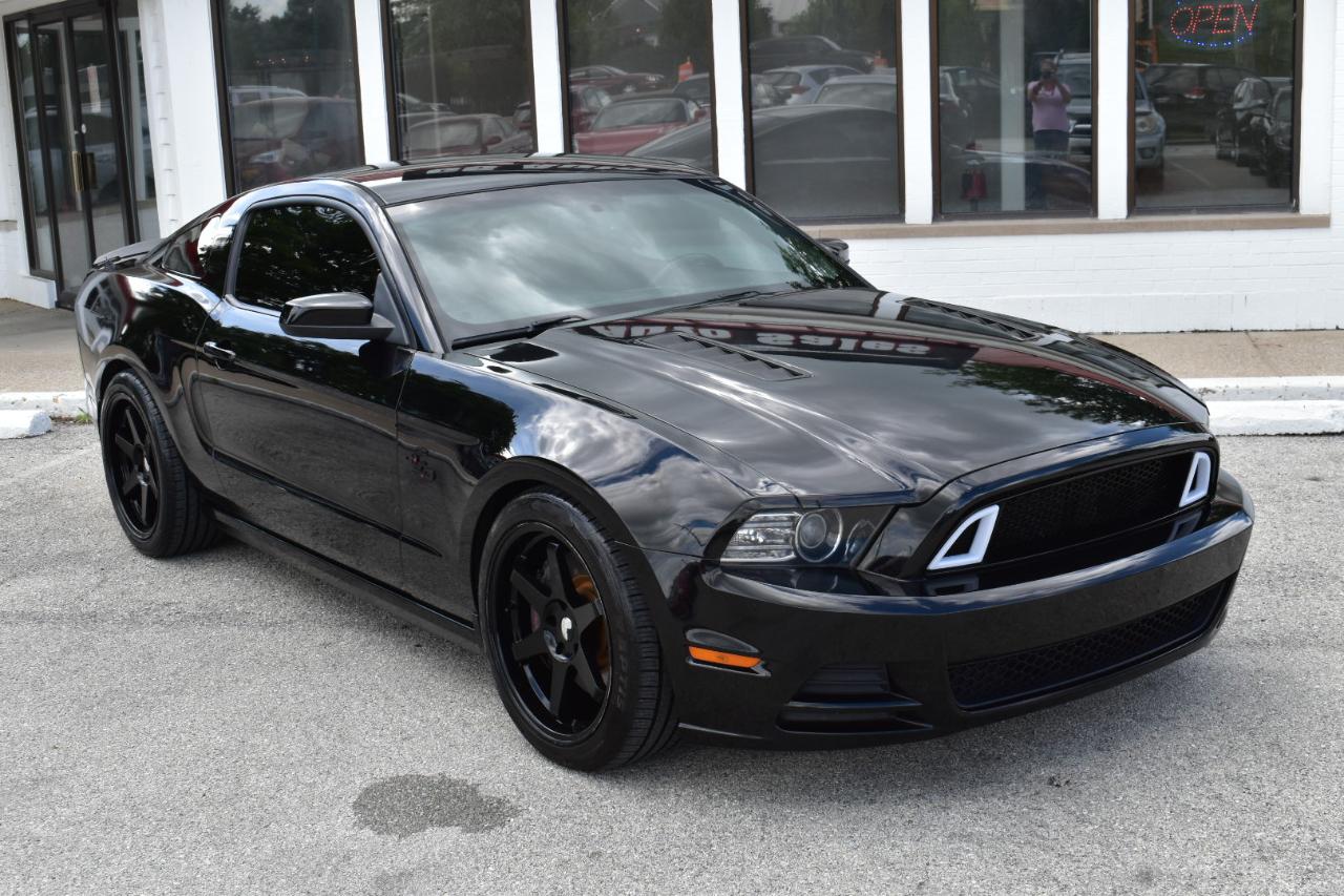 Ford Mustang GT Premium 2D Coupe 2013