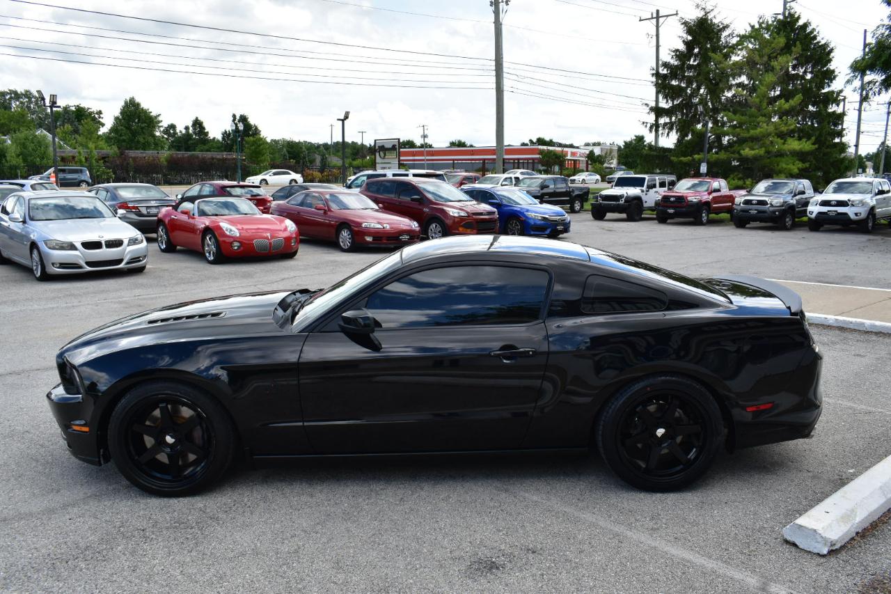 Ford Mustang GT Premium 2D Coupe 2013