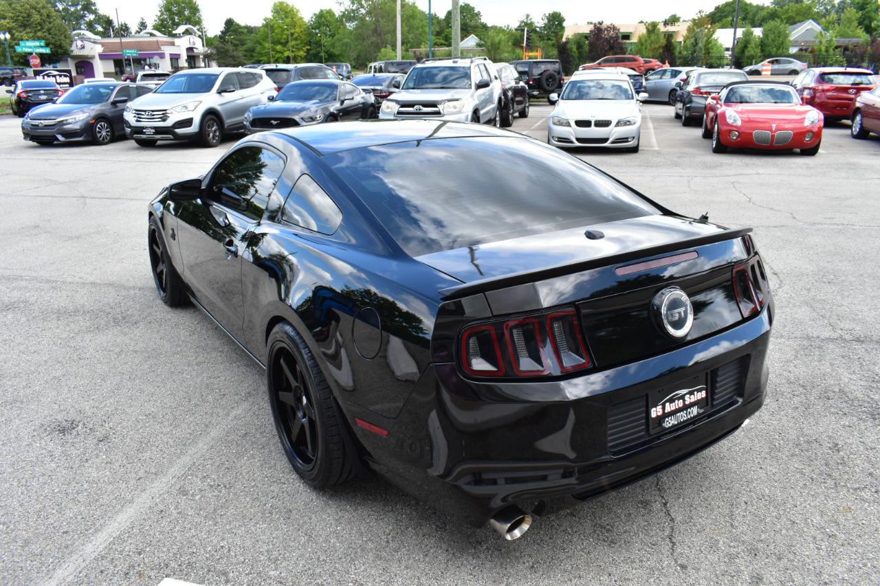 Ford Mustang GT Premium 2D Coupe 2013
