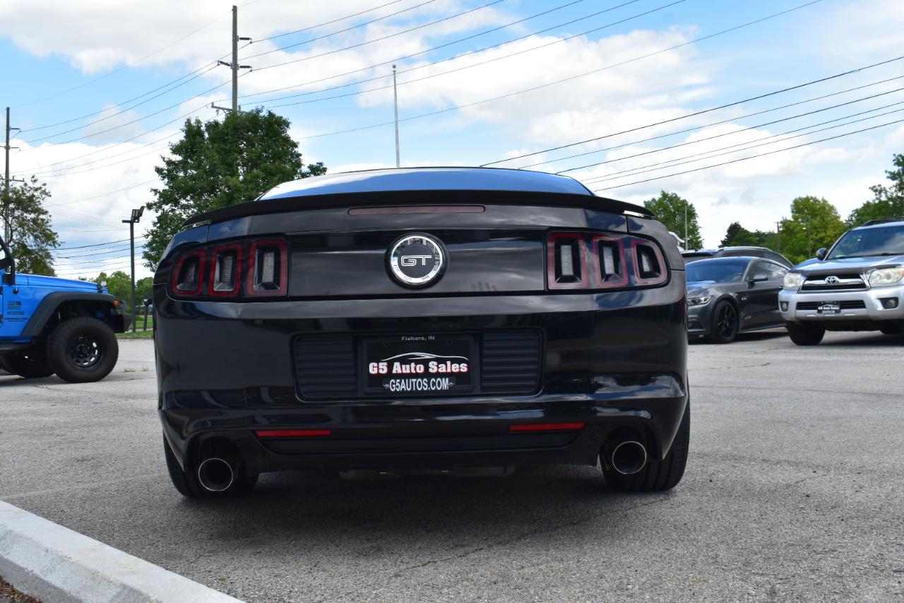 Ford Mustang GT Premium 2D Coupe 2013