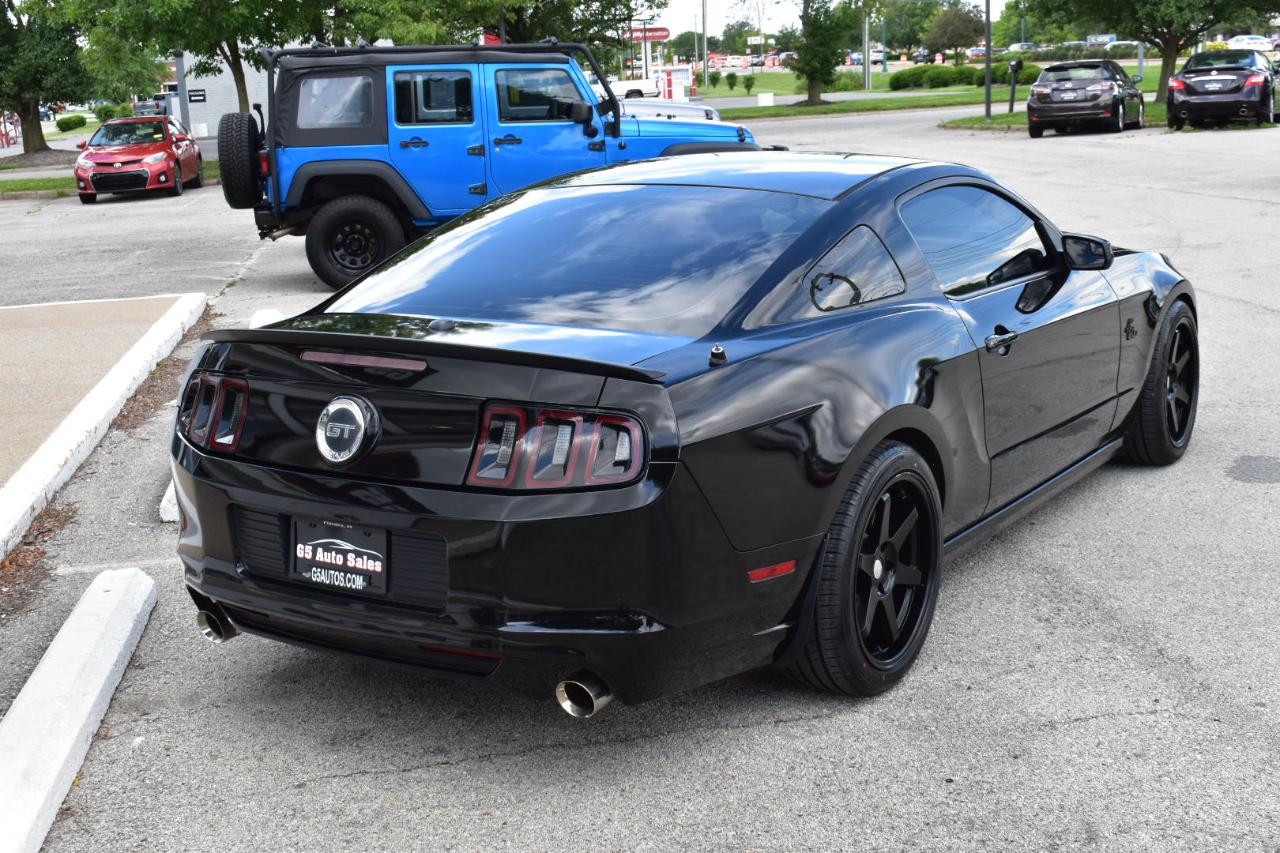 Ford Mustang GT Premium 2D Coupe 2013