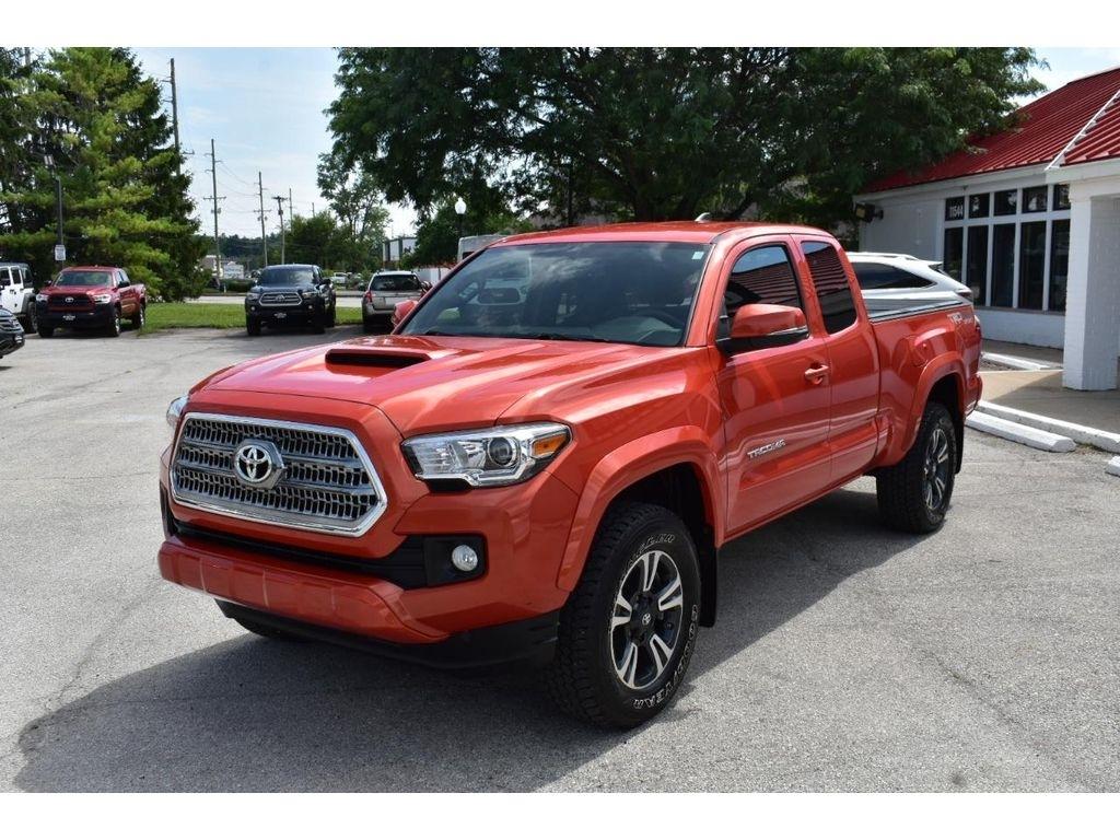 Toyota Tacoma 4WD Access Cab V6 MT TRD Sport (Natl) 2017