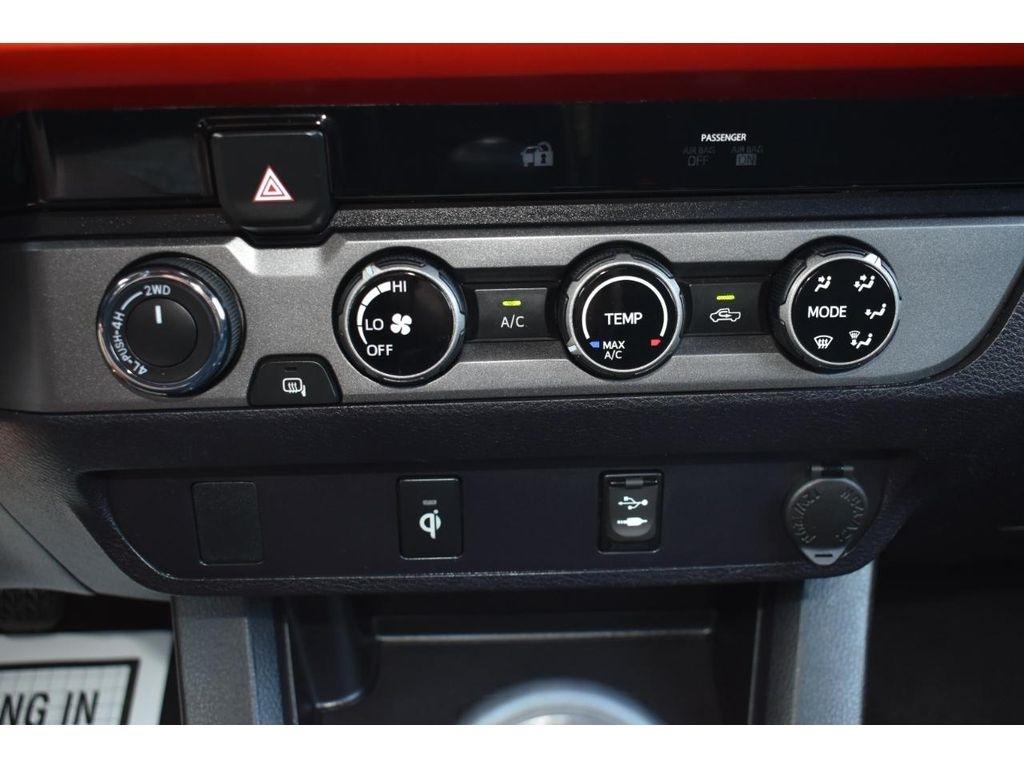 Toyota Tacoma 4WD Access Cab V6 MT TRD Sport (Natl) 2017