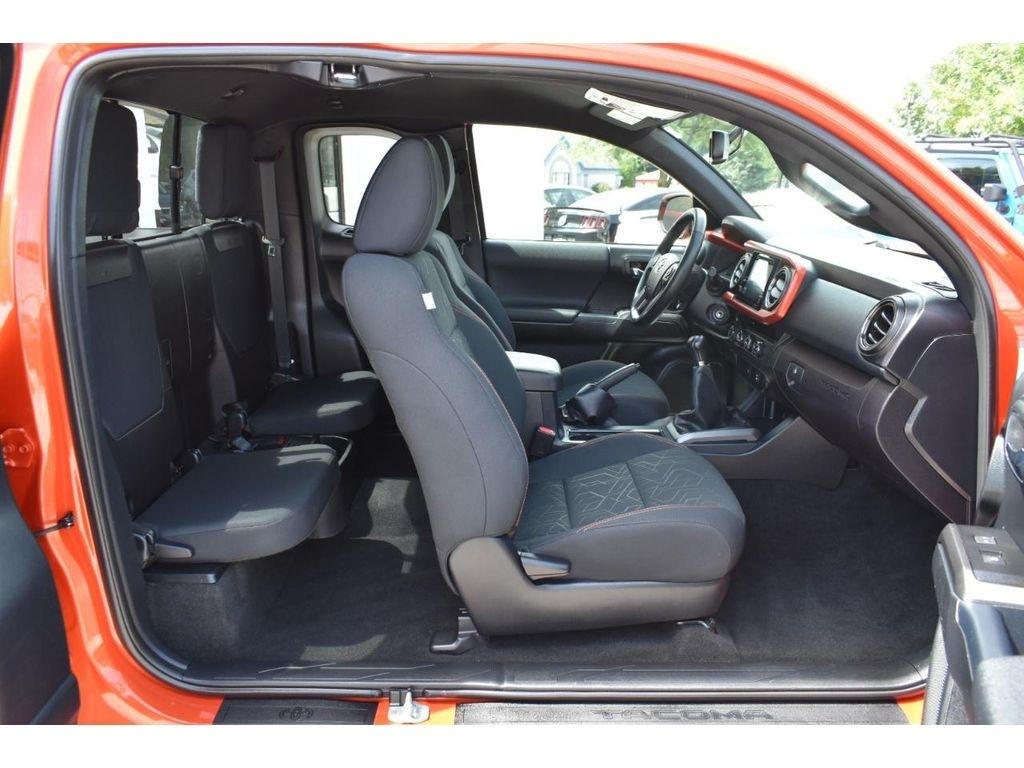 Toyota Tacoma 4WD Access Cab V6 MT TRD Sport (Natl) 2017