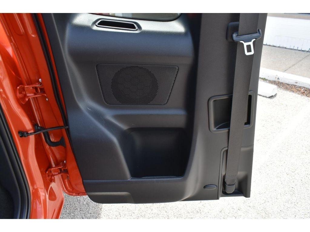 Toyota Tacoma 4WD Access Cab V6 MT TRD Sport (Natl) 2017