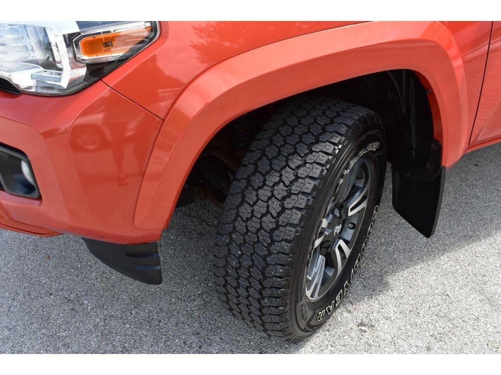 Toyota Tacoma 4WD Access Cab V6 MT TRD Sport (Natl) 2017