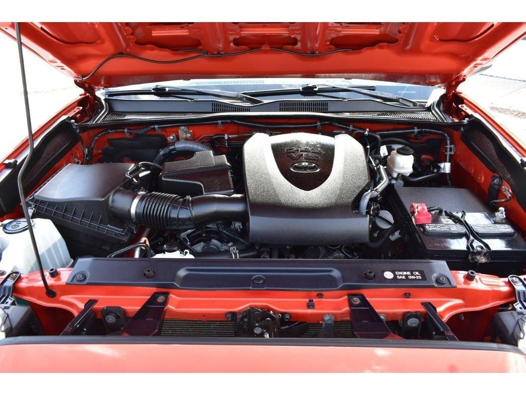 Toyota Tacoma 4WD Access Cab V6 MT TRD Sport (Natl) 2017