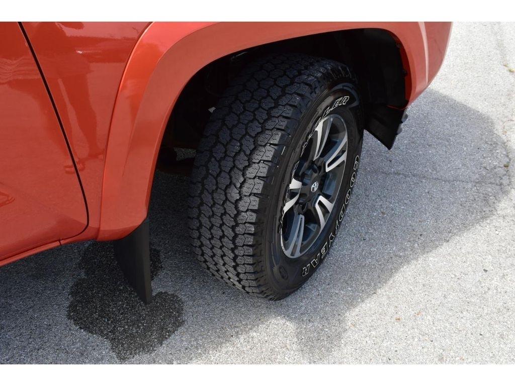 Toyota Tacoma 4WD Access Cab V6 MT TRD Sport (Natl) 2017