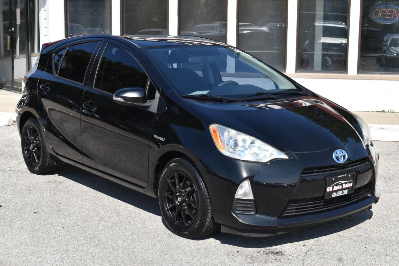 Toyota Prius c Three 2012
