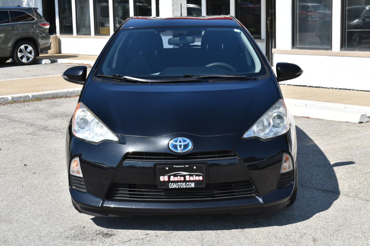 Toyota Prius c Three 2012
