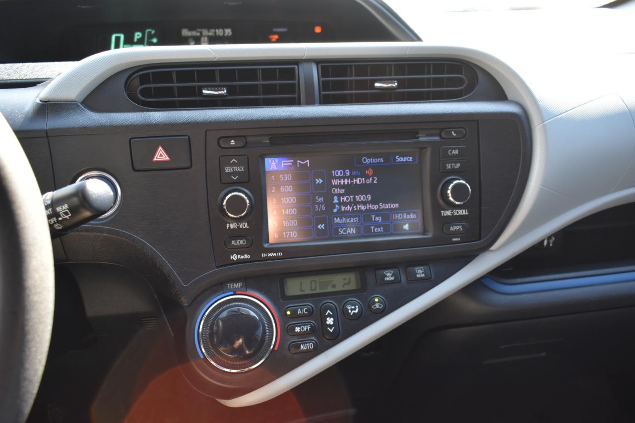 Toyota Prius c Three 2012