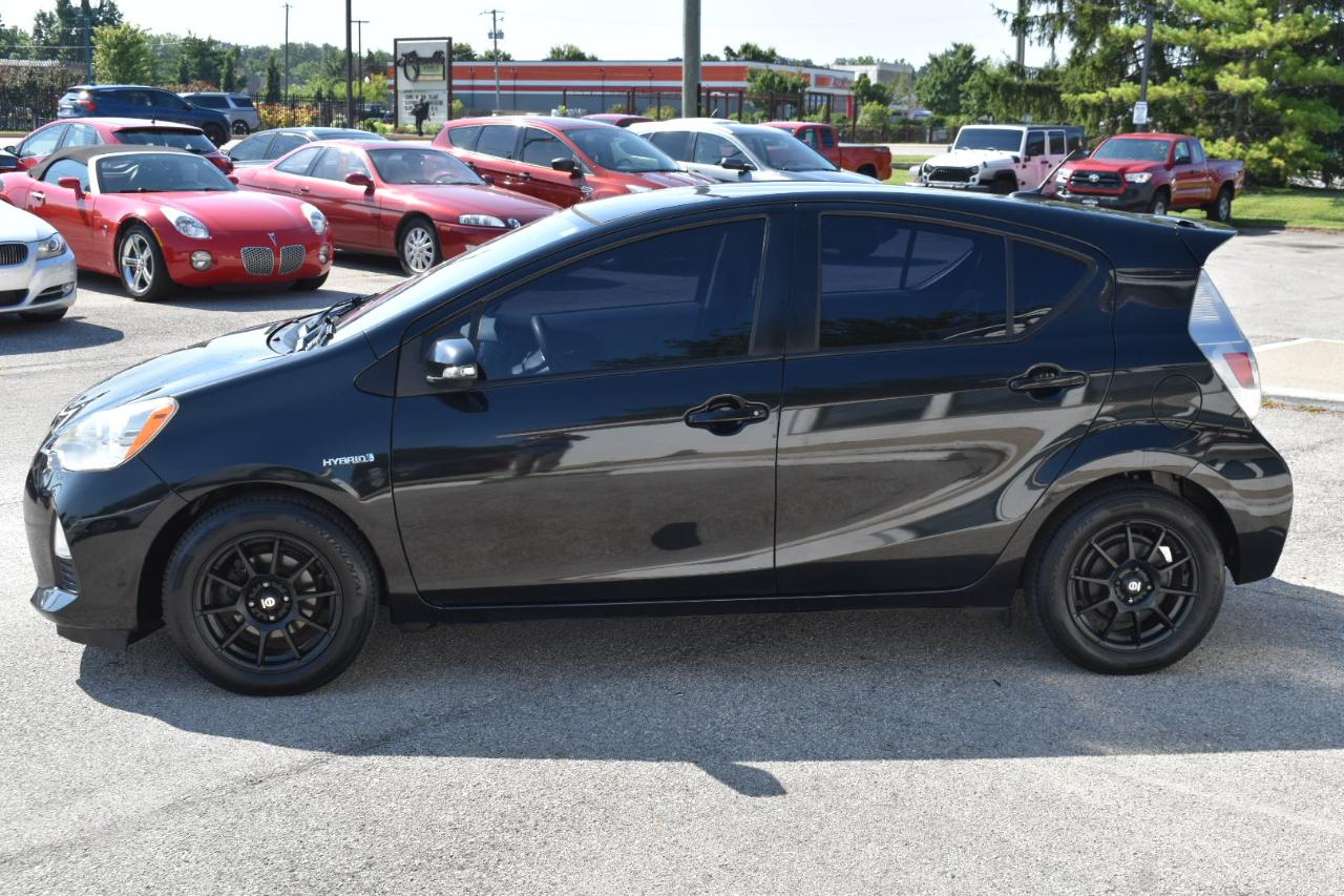 Toyota Prius c Three 2012
