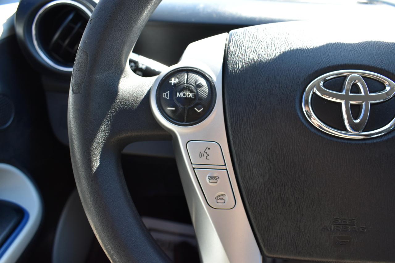 Toyota Prius c Three 2012