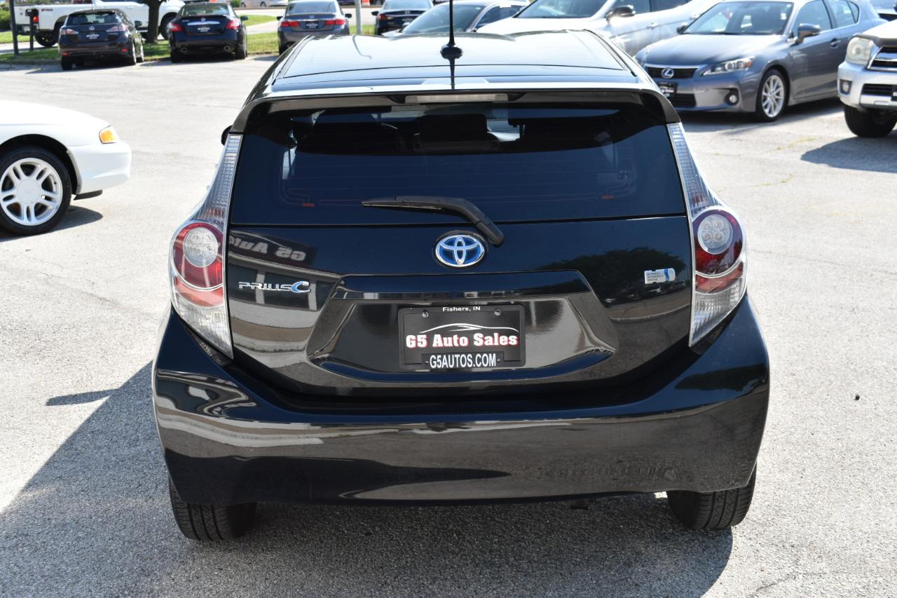 Toyota Prius c Three 2012
