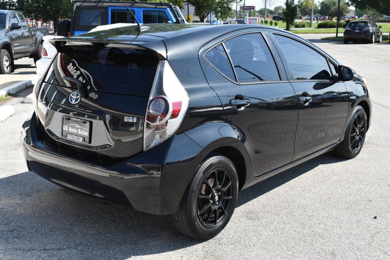 Toyota Prius c Three 2012