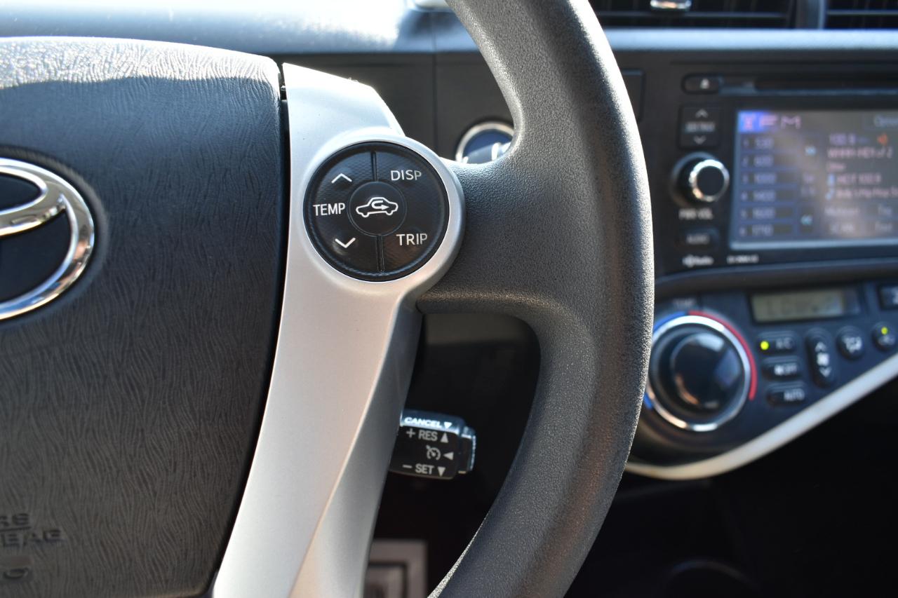 Toyota Prius c Three 2012