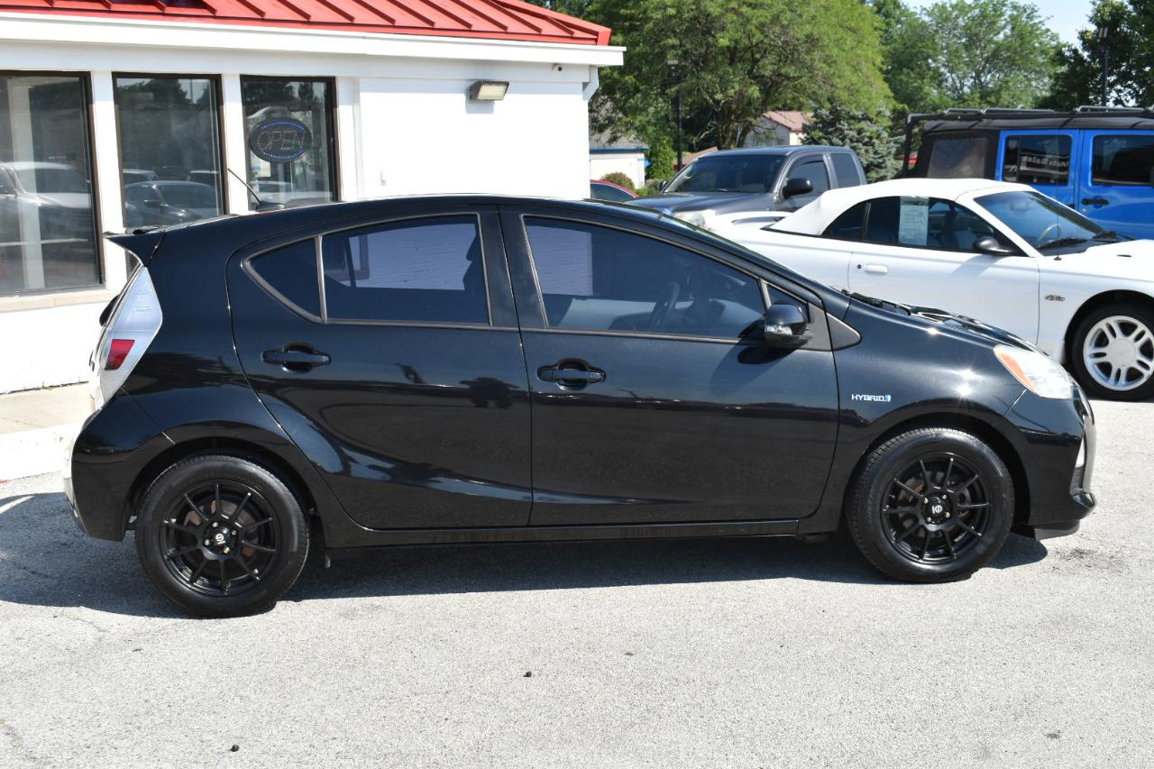 Toyota Prius c Three 2012