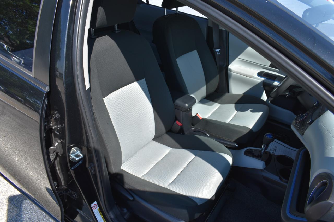 Toyota Prius c Three 2012