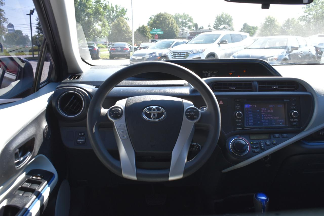 Toyota Prius c Three 2012