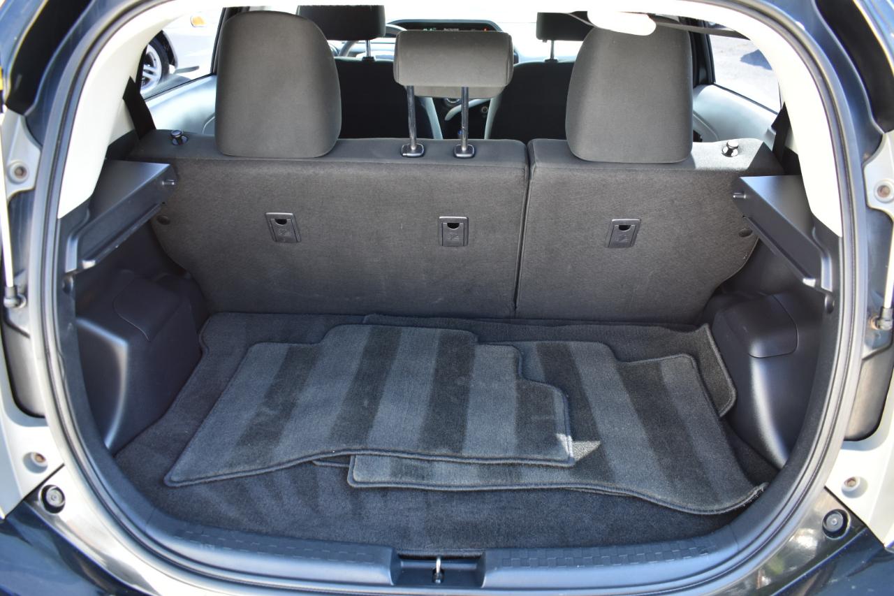 Toyota Prius c Three 2012