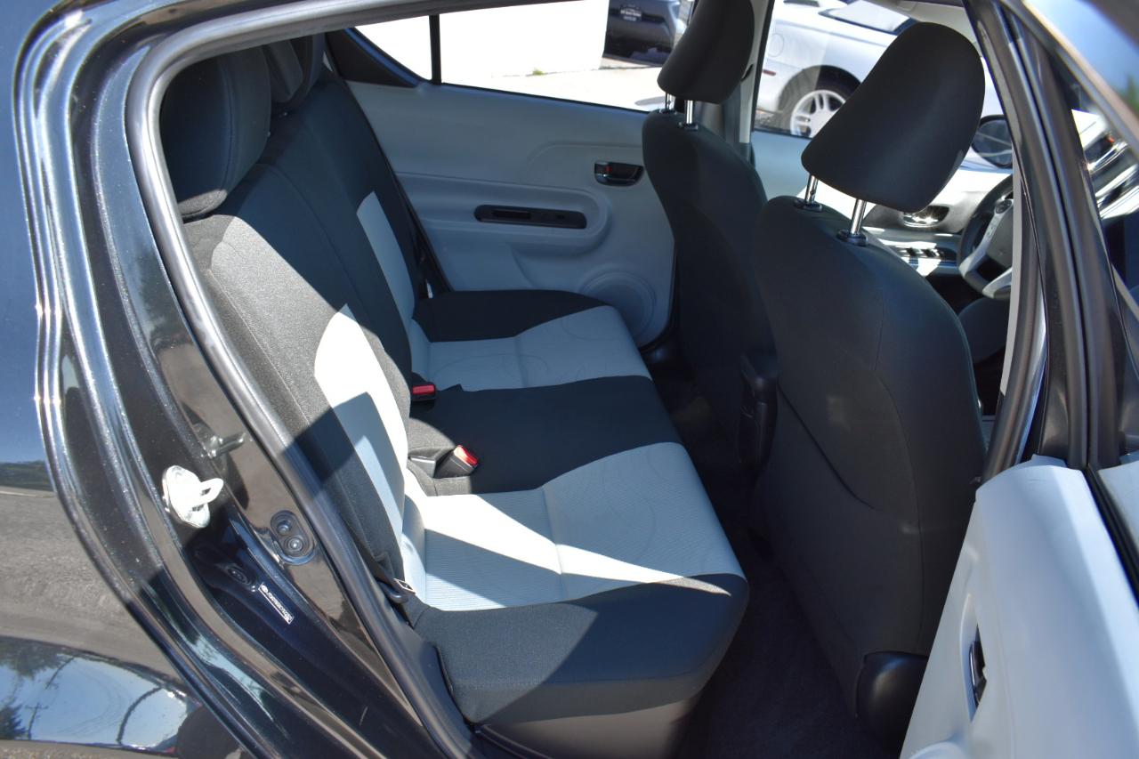 Toyota Prius c Three 2012