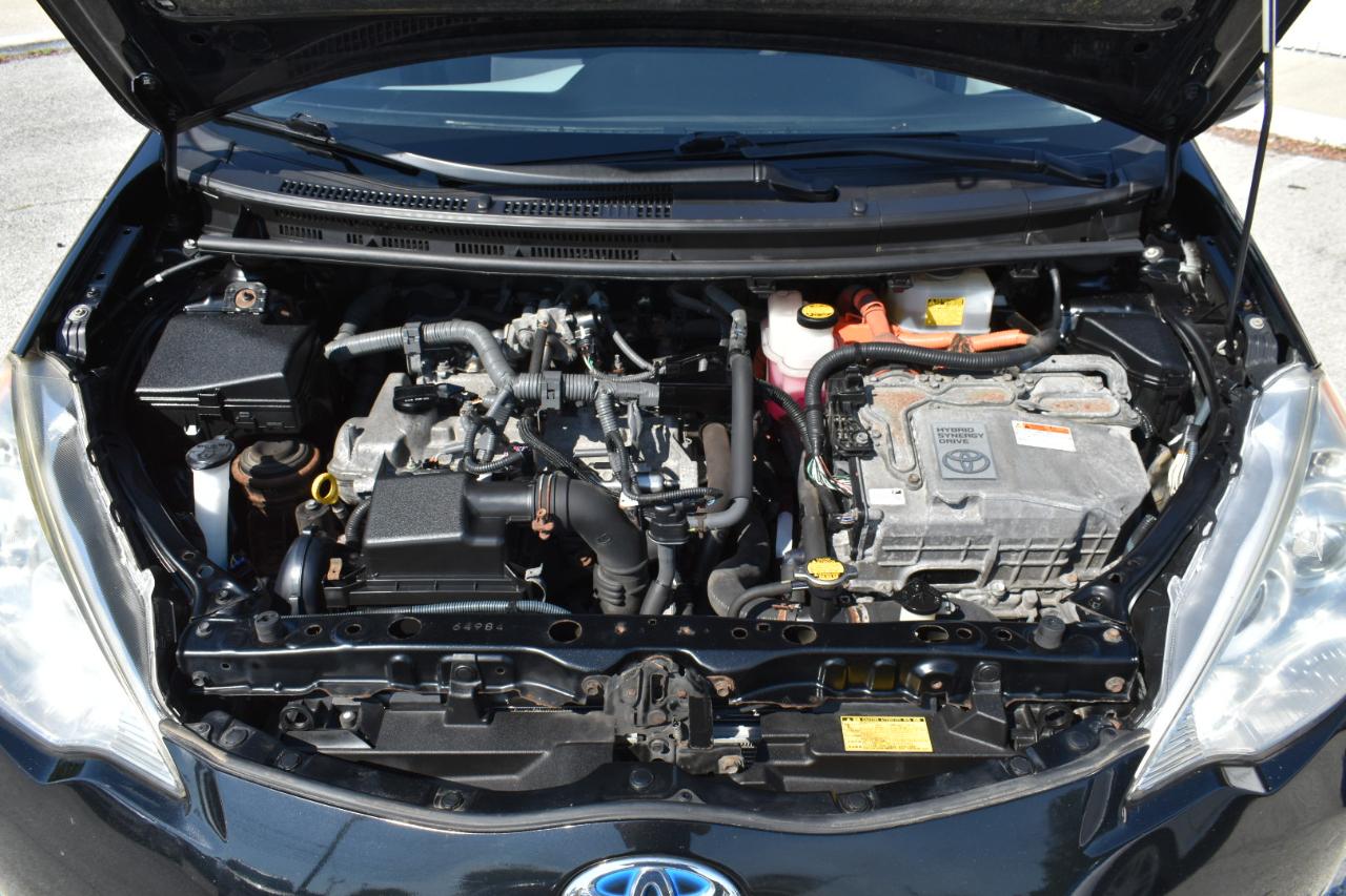 Toyota Prius c Three 2012