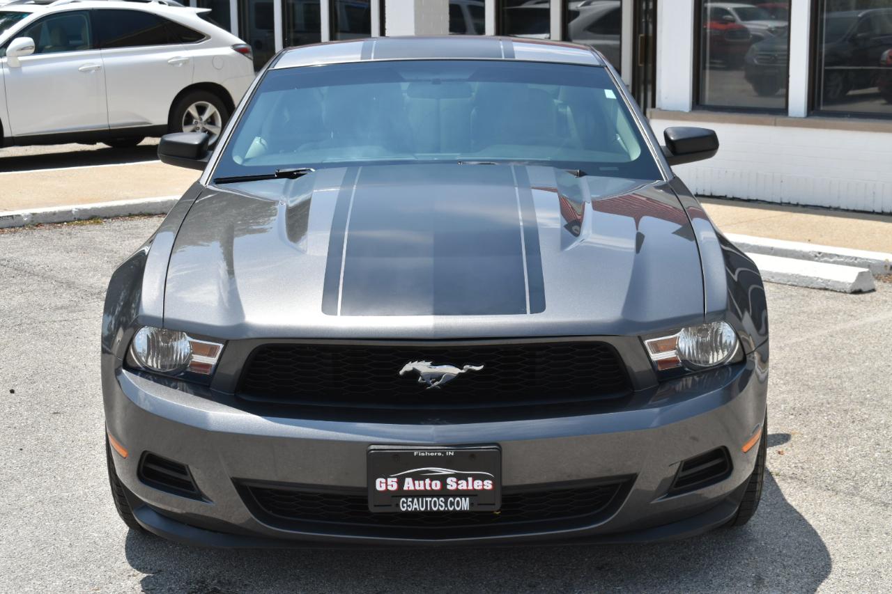 Ford Mustang V6 Coupe 2011