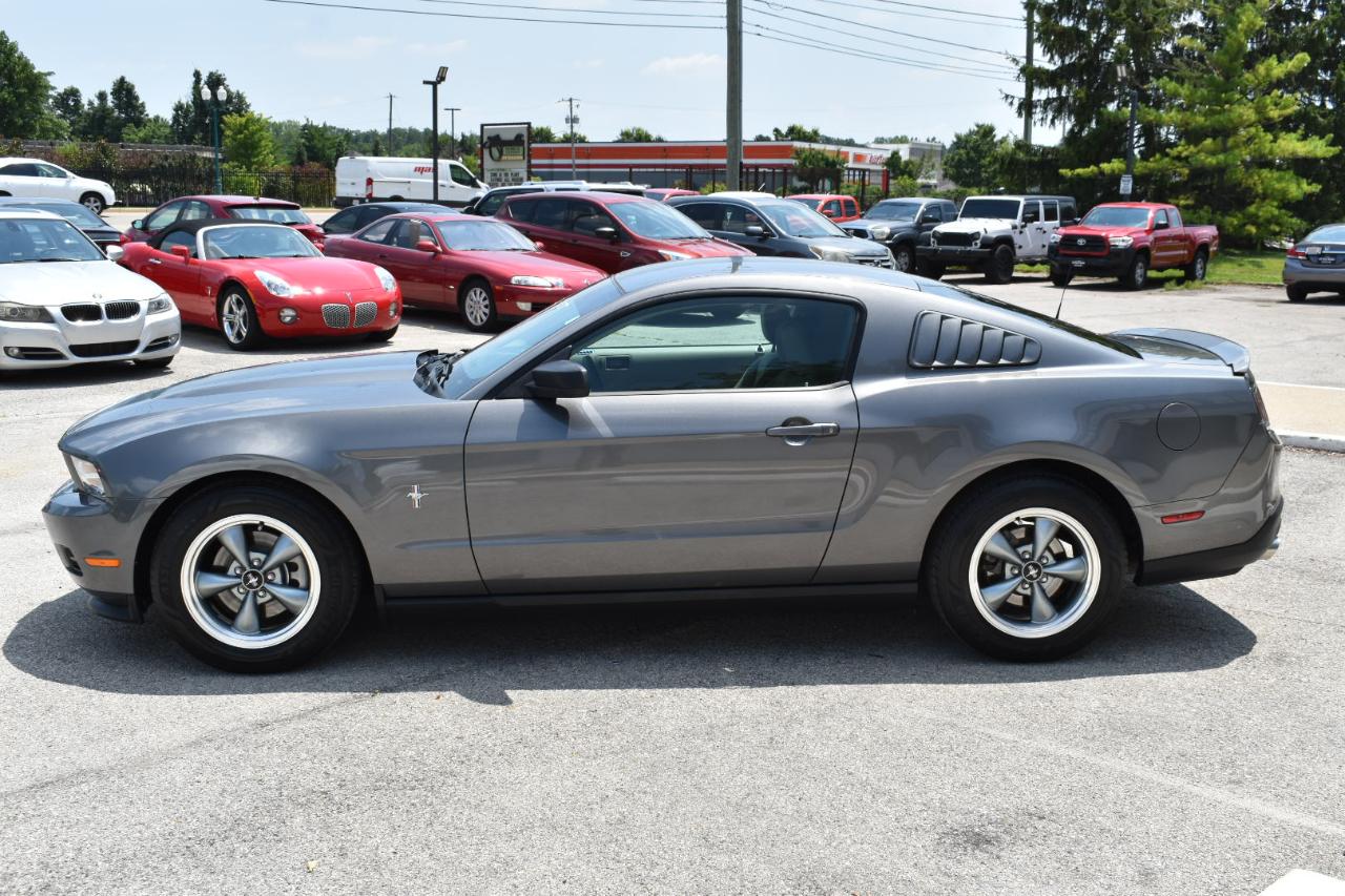 Ford Mustang V6 Coupe 2011