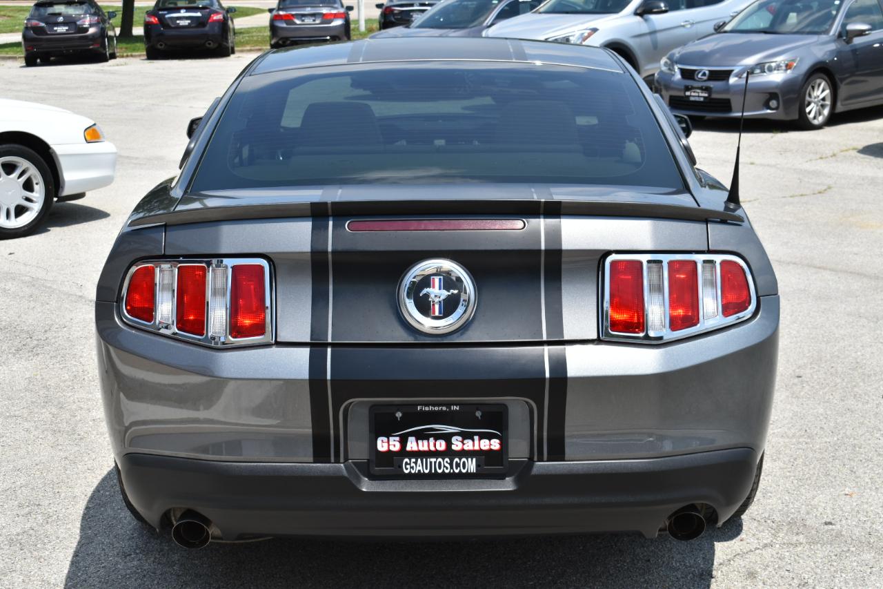 Ford Mustang V6 Coupe 2011
