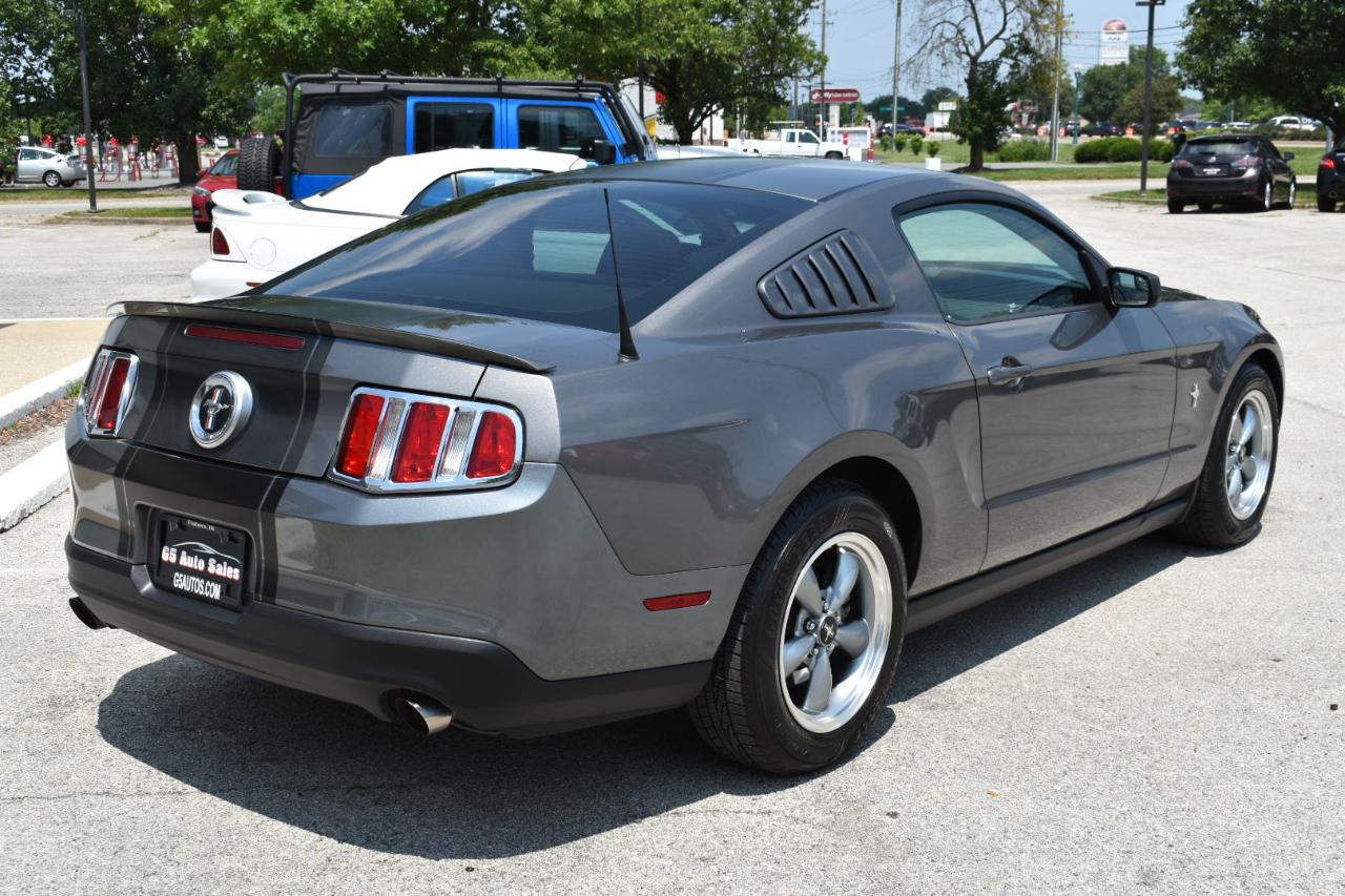 Ford Mustang V6 Coupe 2011