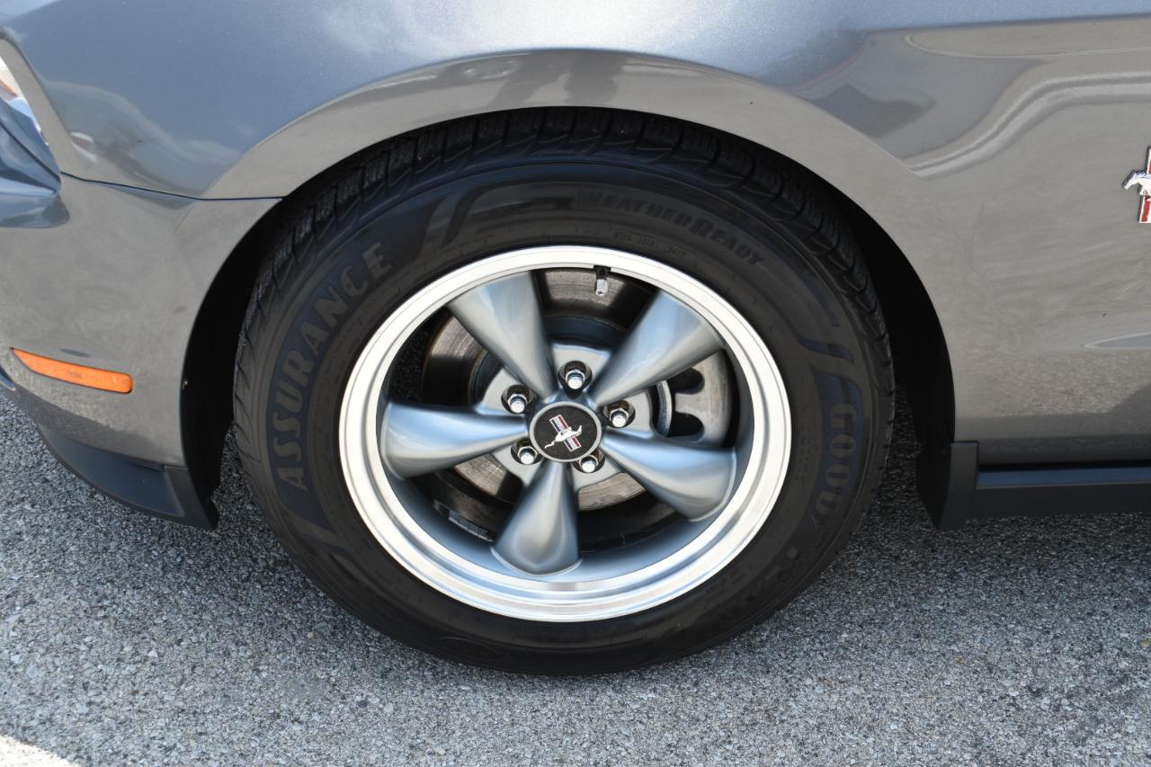 Ford Mustang V6 Coupe 2011