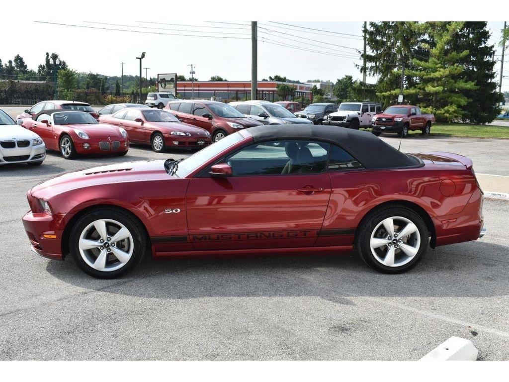 Ford Mustang GT convertible 2014