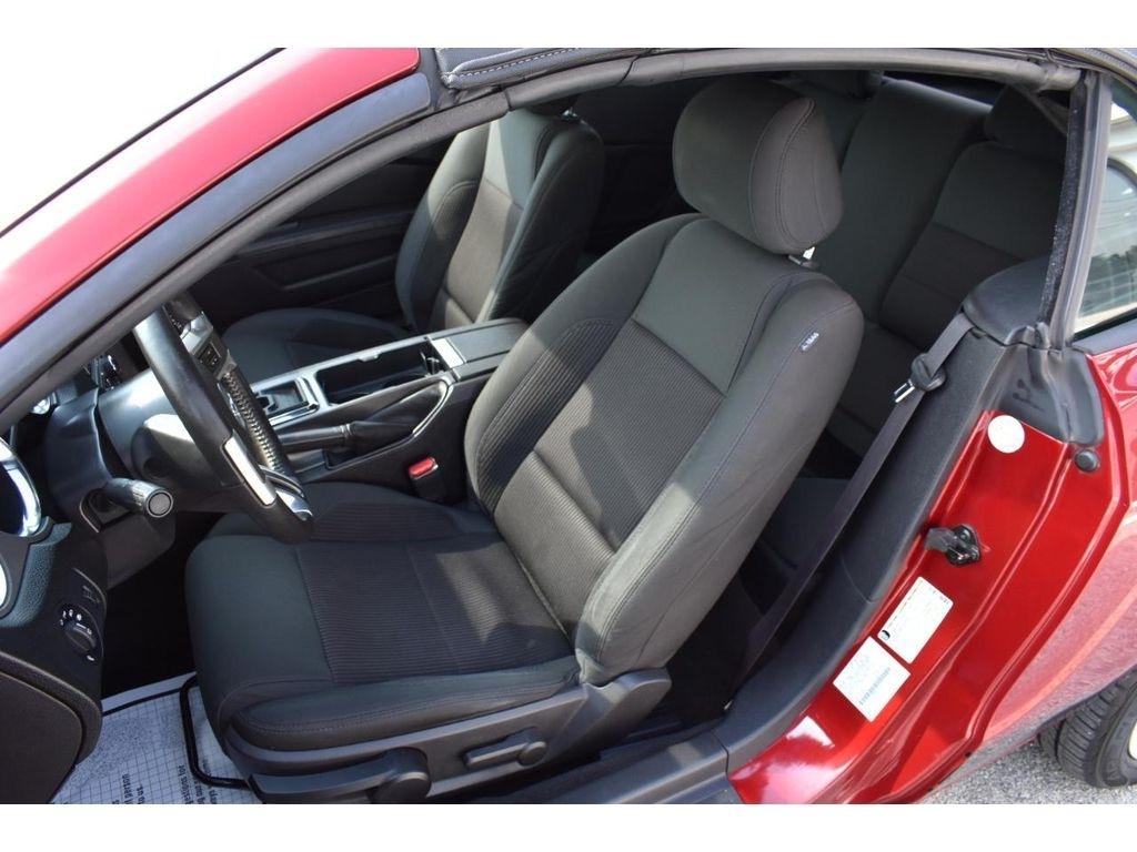 Ford Mustang GT convertible 2014