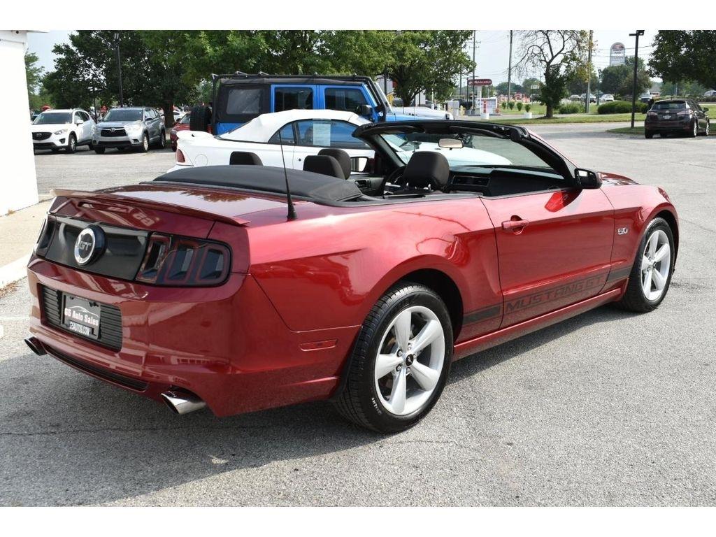 Ford Mustang GT convertible 2014