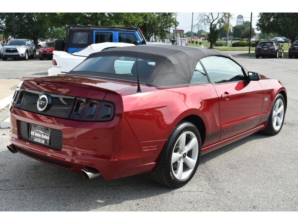 Ford Mustang GT convertible 2014