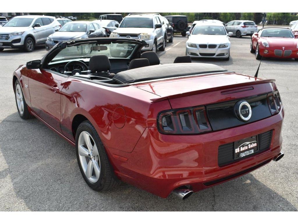 Ford Mustang GT convertible 2014