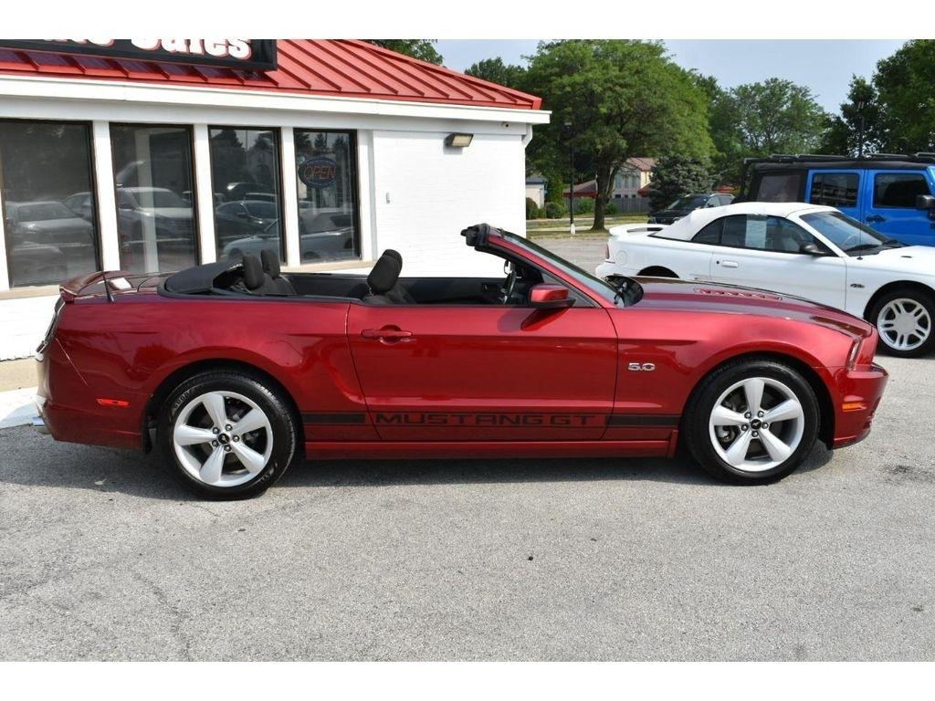 Ford Mustang GT convertible 2014