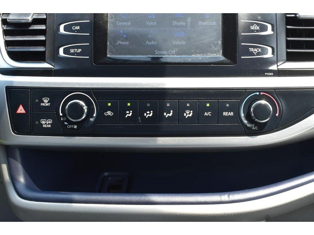 Toyota Highlander LE AWD V6 2016