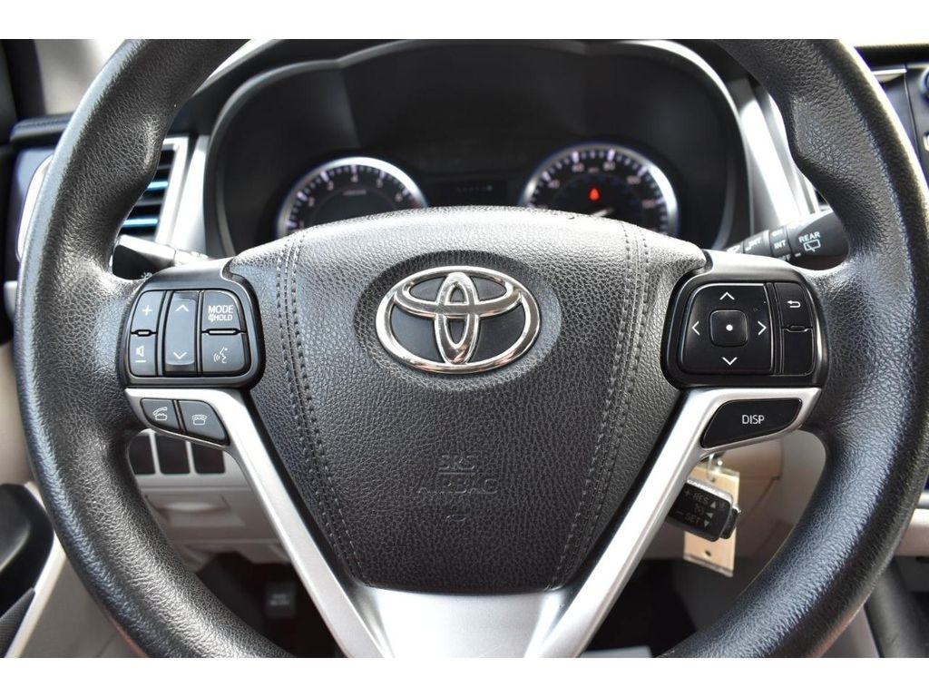 Toyota Highlander LE AWD V6 2016