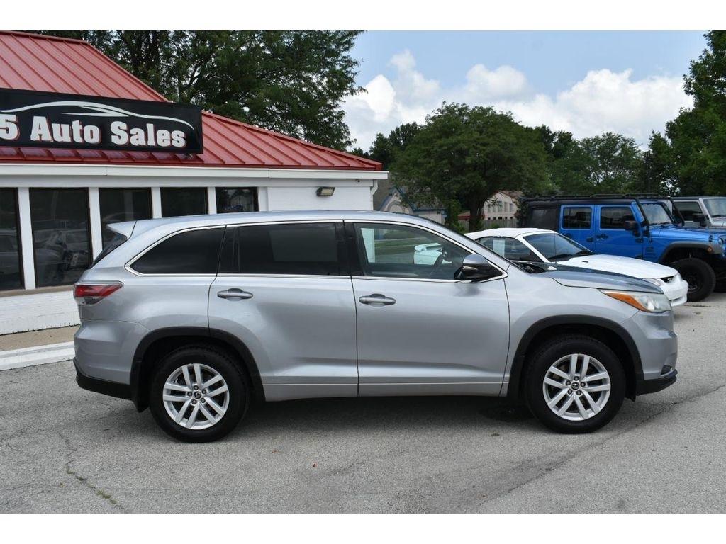 Toyota Highlander LE AWD V6 2016