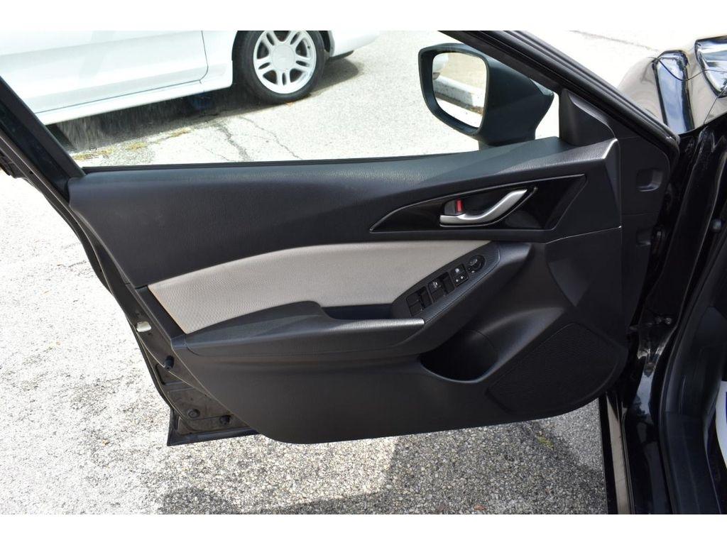 Mazda MAZDA3 i Sport MT 4-Door 2016
