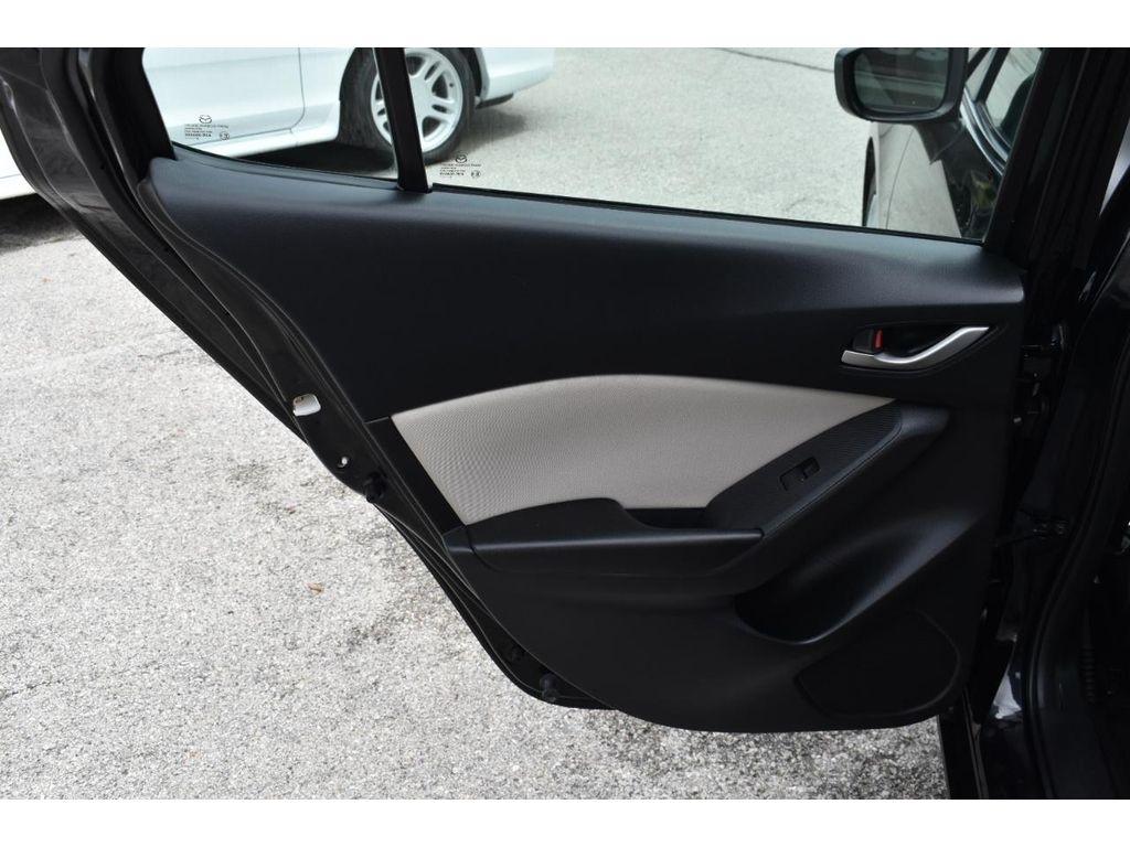 Mazda MAZDA3 i Sport MT 4-Door 2016