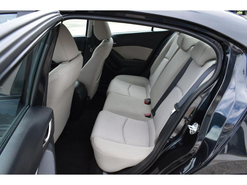 Mazda MAZDA3 i Sport MT 4-Door 2016