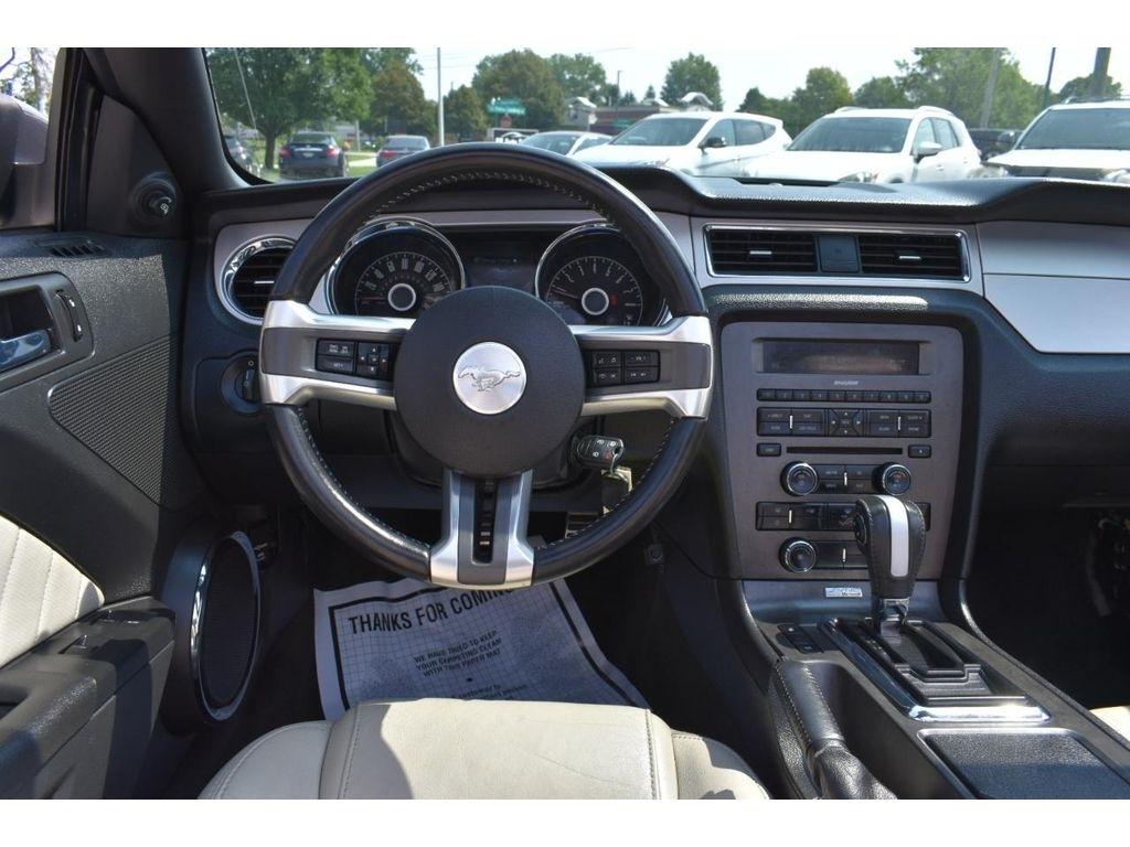 Ford Mustang V6 Premium Convertible 2014